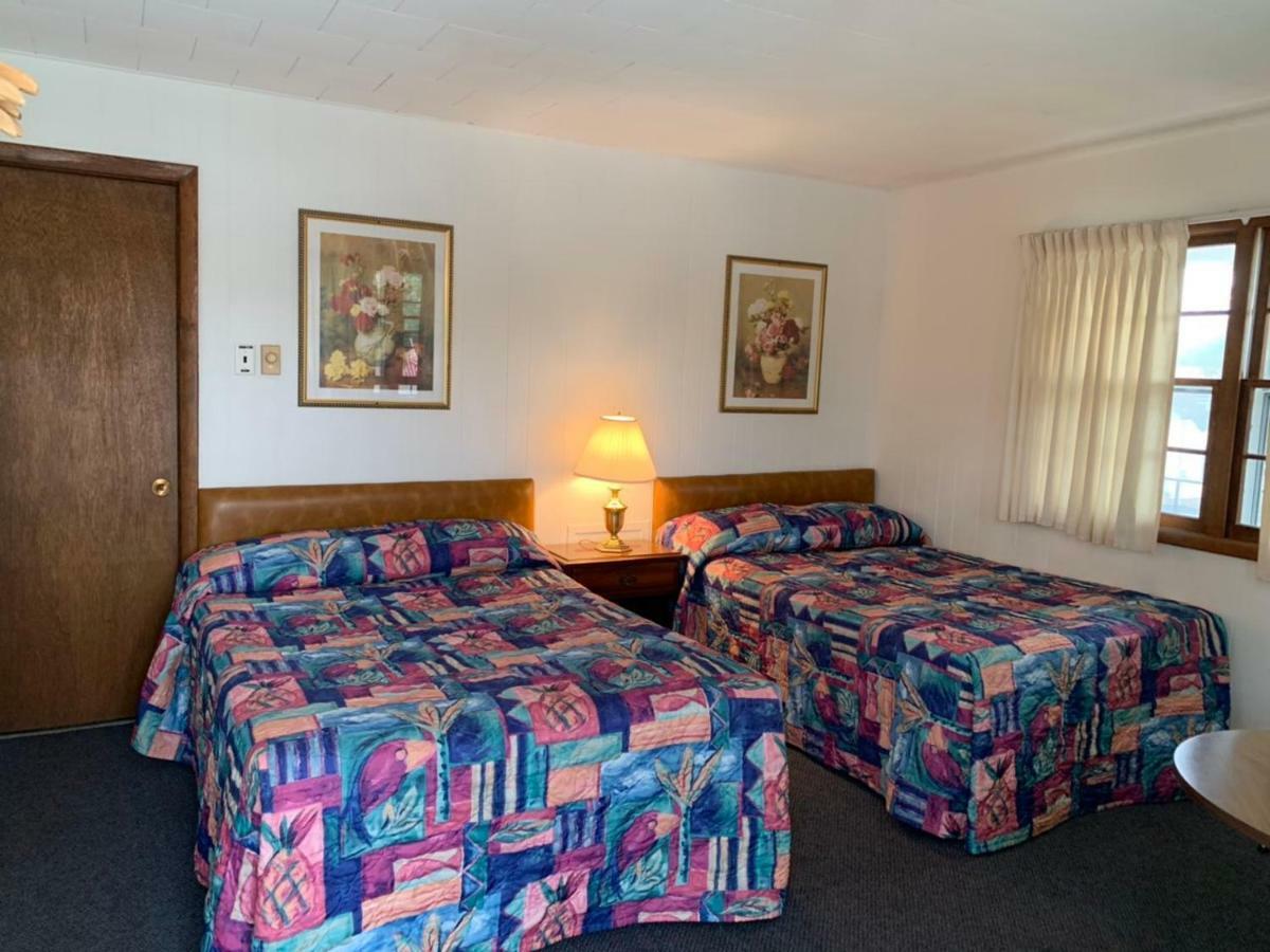 Colonial Motel ウィスコンシン デルズ エクステリア 写真