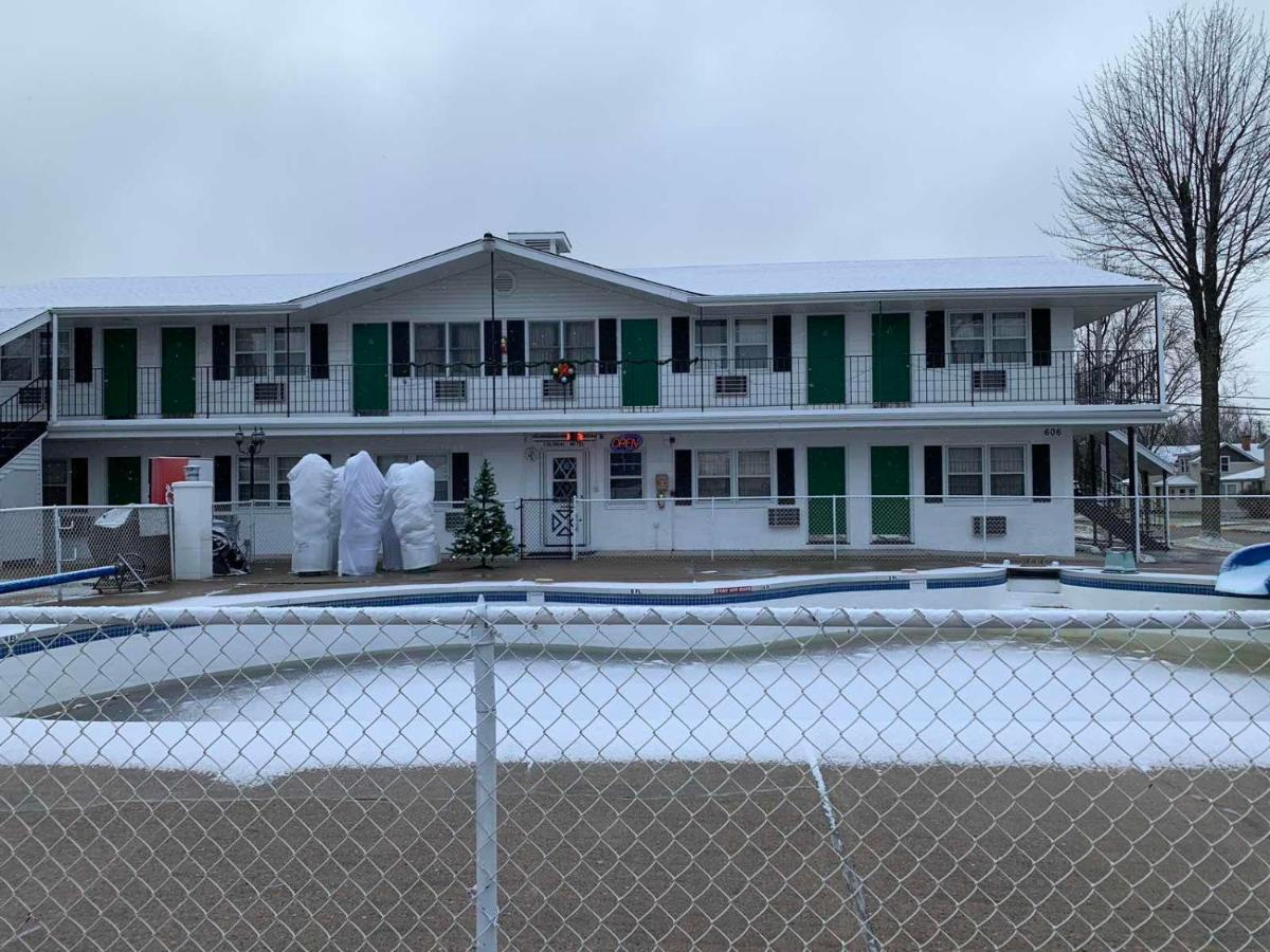 Colonial Motel ウィスコンシン デルズ エクステリア 写真