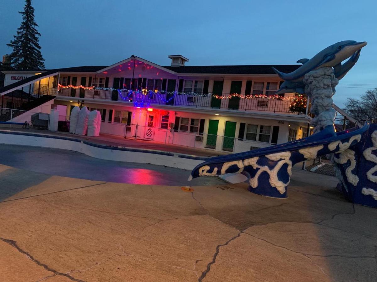 Colonial Motel ウィスコンシン デルズ エクステリア 写真